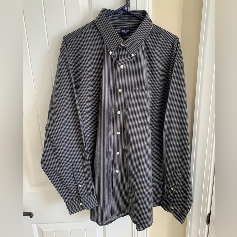 Arrow Men’s long sleeve button down. XL. New with tags. Never worn.